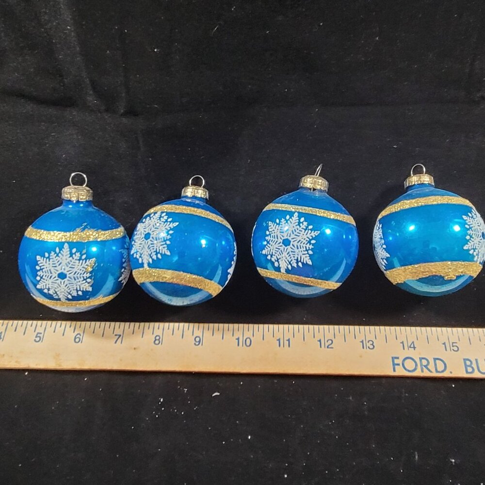 Set Of 4 Snowflake Design Christmas Tree Ball Ornaments Vtg Gold Glitter - Picture 9 of 10